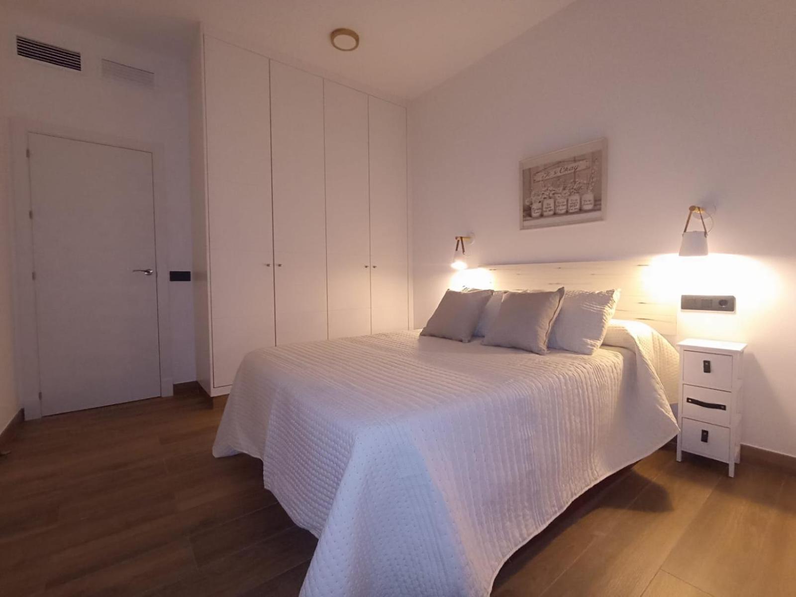 Apartamento Nuevo Centrico Con Aparcamiento Privado Incluido Alcalá de Guadaira Dış mekan fotoğraf